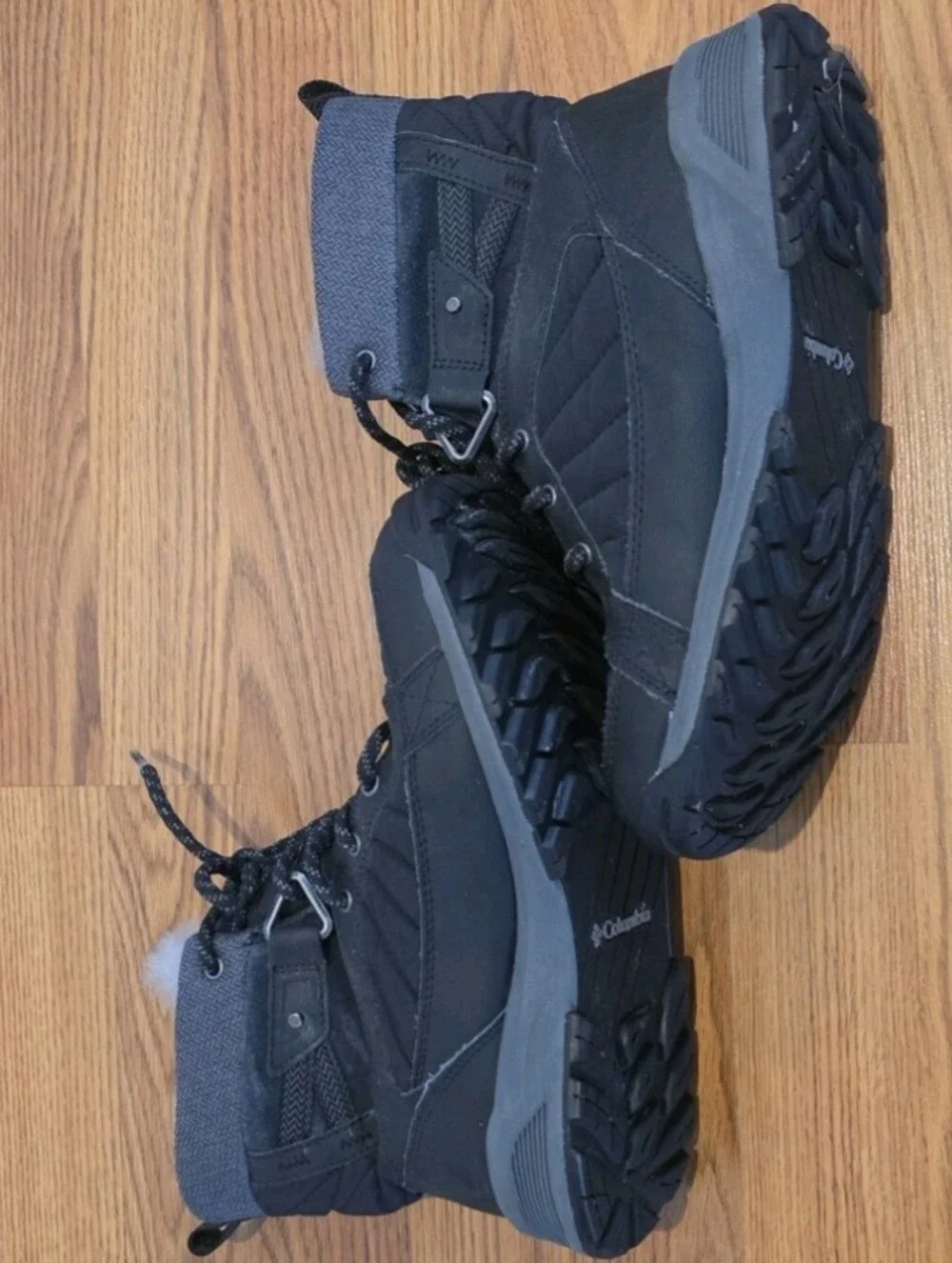 Columbia Women’s Meadows Shorty Omni-Heat 3D Boots Black Size 8